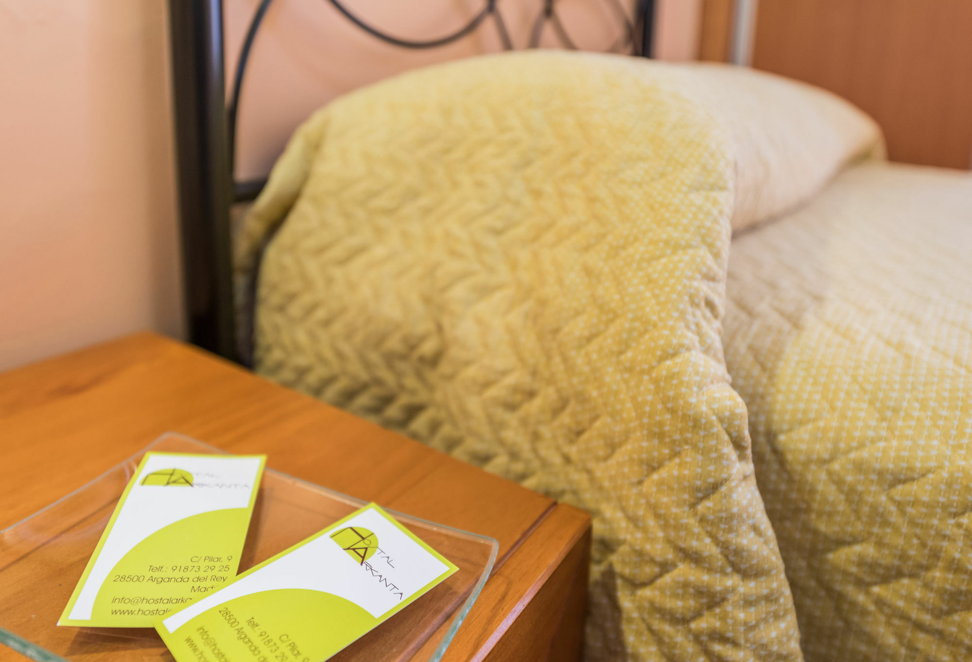 Hostal Arkanta Arganda Del Rey Esterno foto