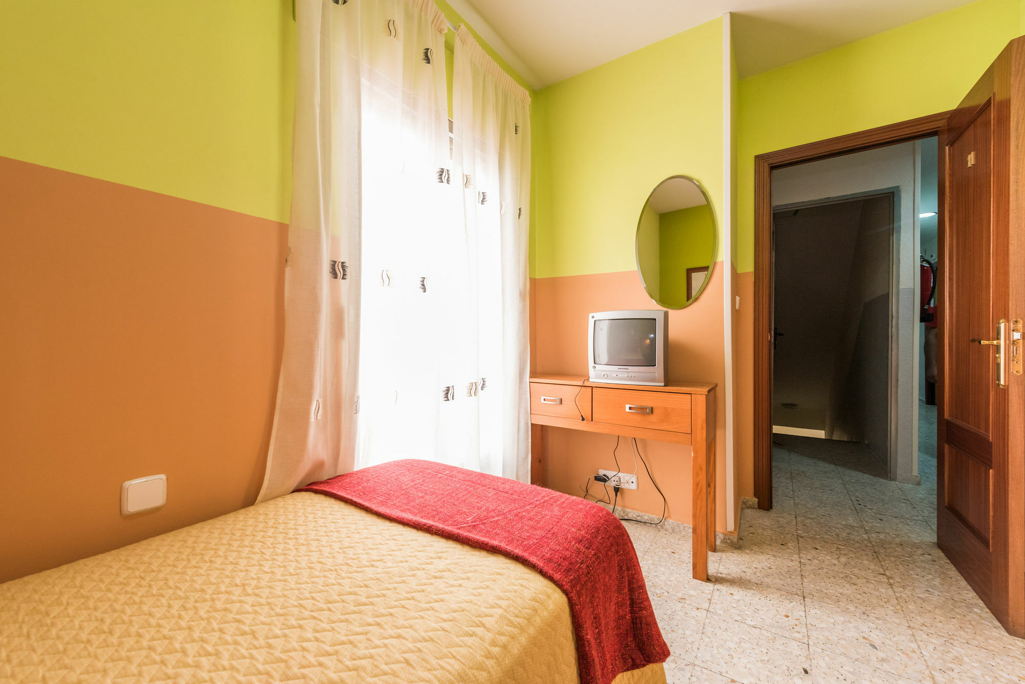 Hostal Arkanta Arganda Del Rey Esterno foto