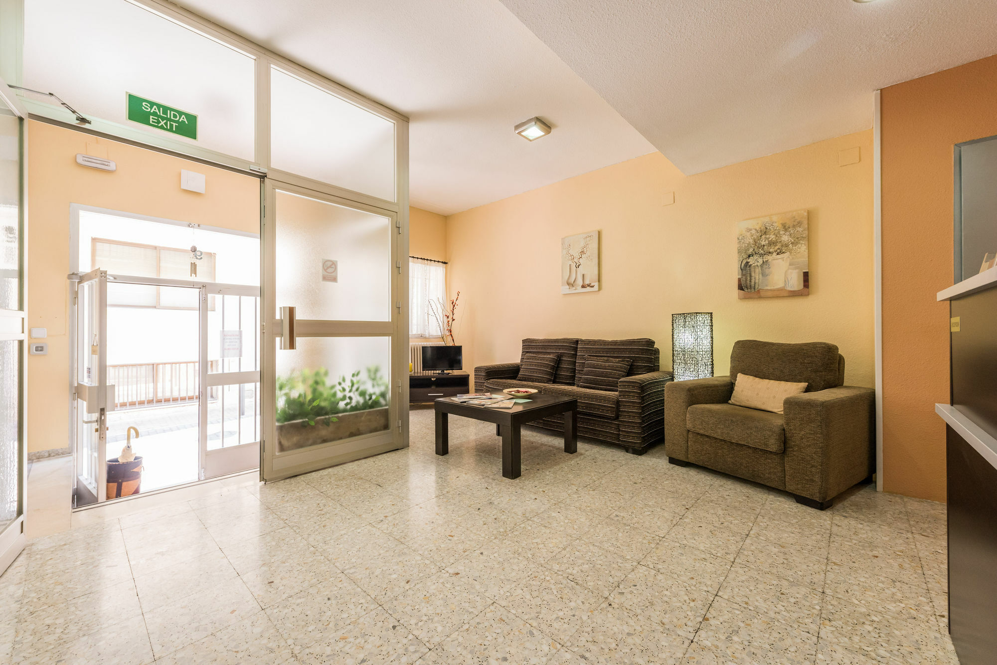 Hostal Arkanta Arganda Del Rey Esterno foto
