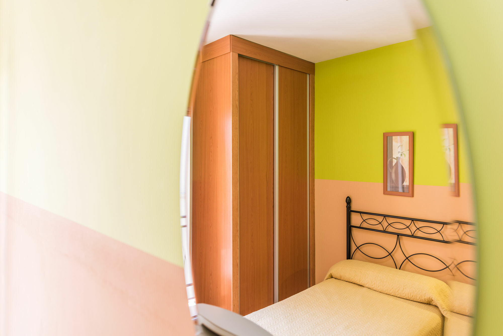 Hostal Arkanta Arganda Del Rey Esterno foto